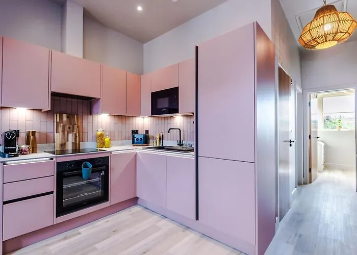 City Centre Apartment Free Parking And Luxury Finishes