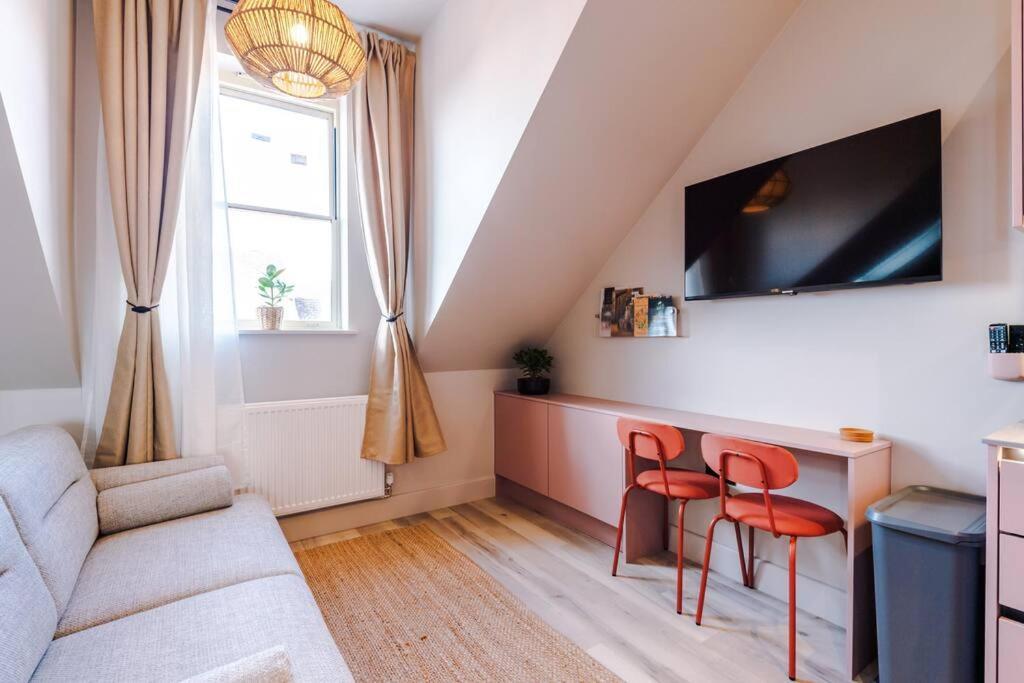 Centre Free Parking And Luxury Finishes Chester
